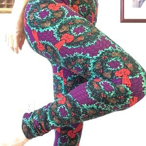 Lularoe One Size Christmas Wreath Holiday Leggings